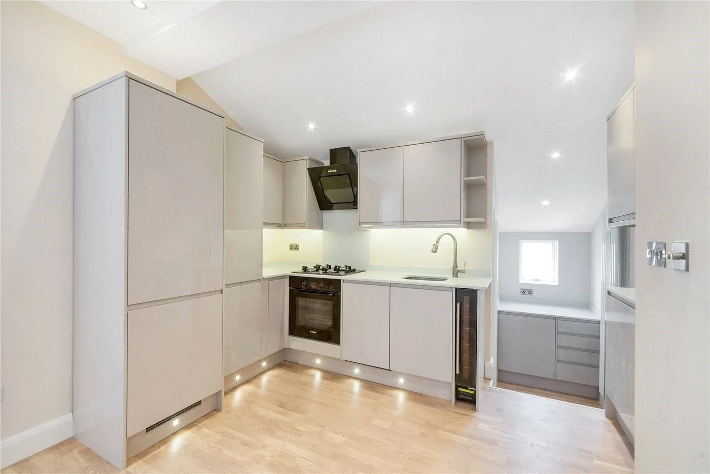 Flat Coverton Road in Greater London