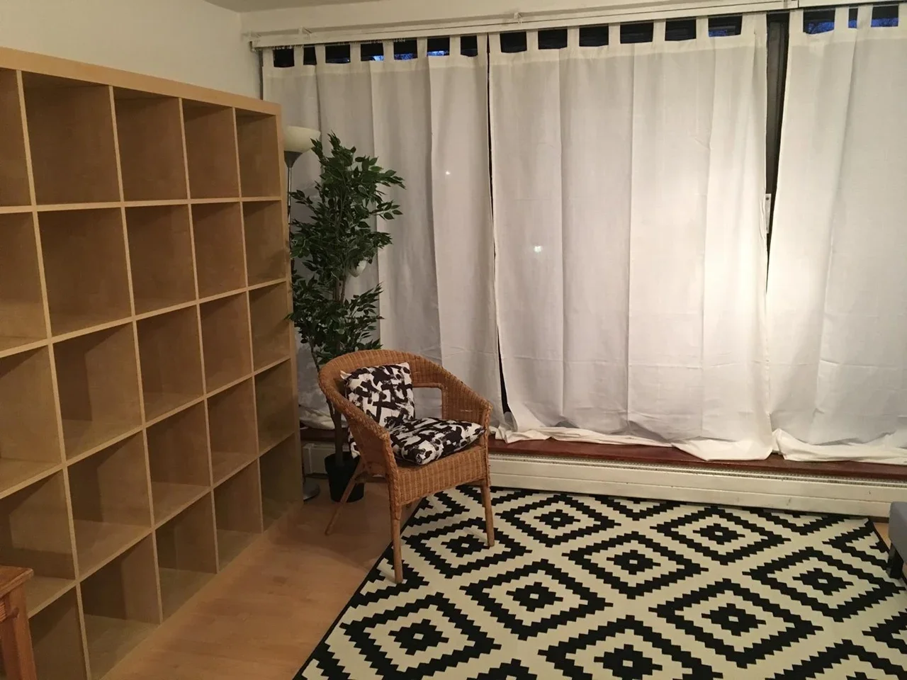 Flat Oakshott Court in Greater London
