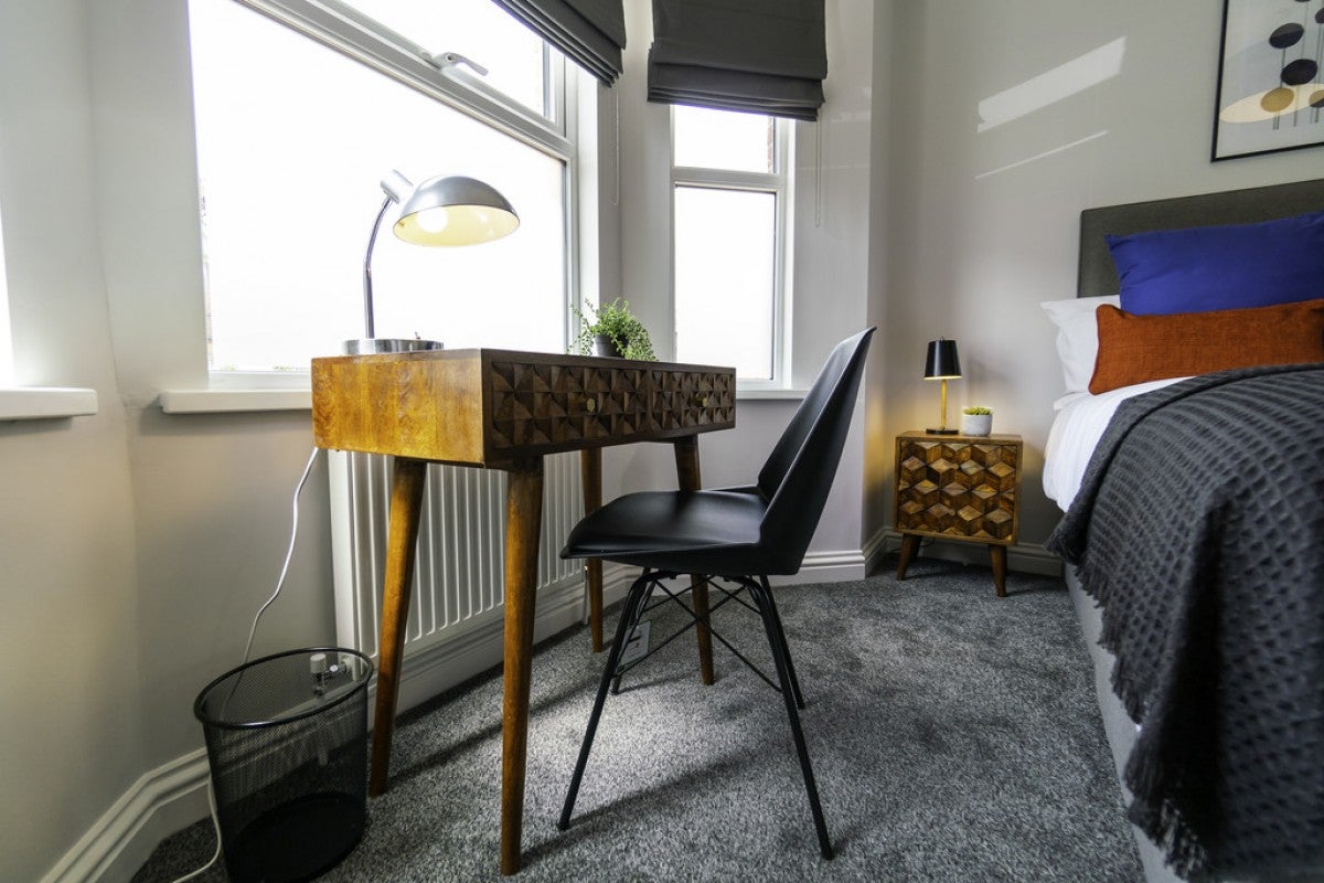 Room Lorne Street in Reading