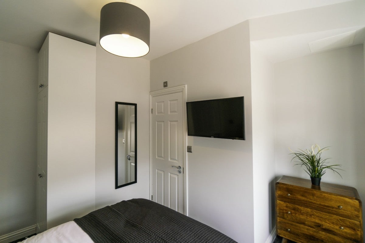 Room Lorne Street in Reading