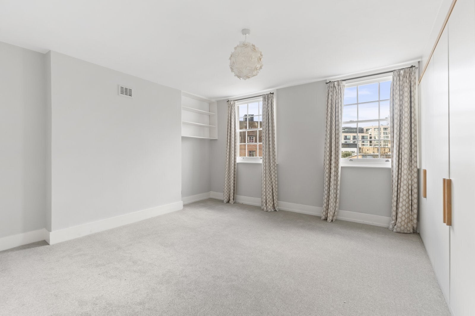 Flat Caledonian Road in Greater London
