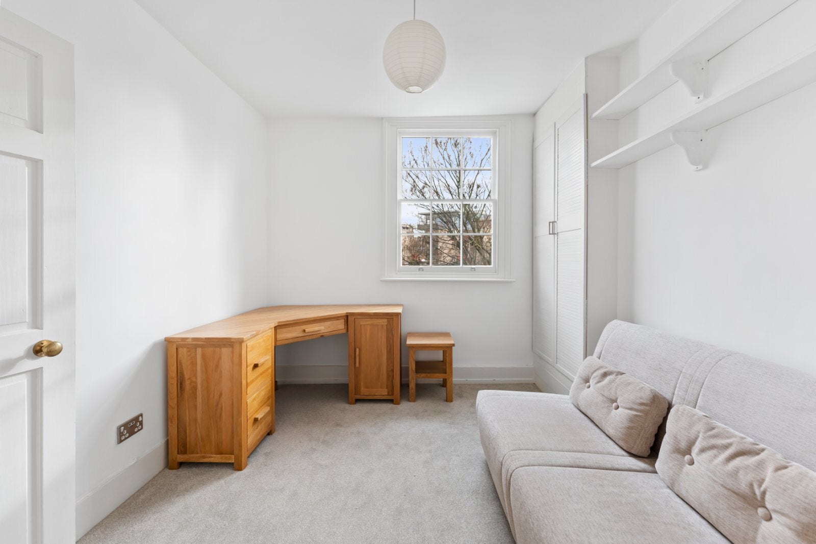 Flat Caledonian Road in Greater London