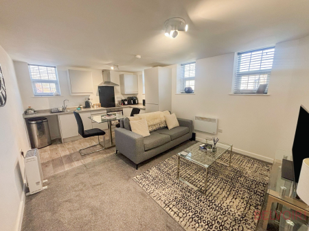 Flat The Spinney in Ashfield