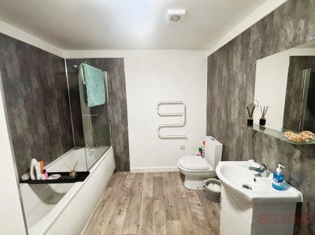 Flat The Spinney in Ashfield