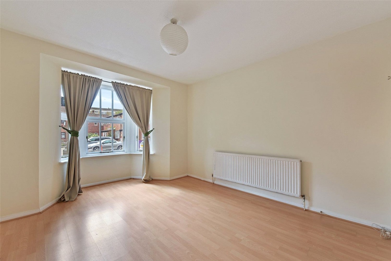 Flat Ainsley Street in Greater London