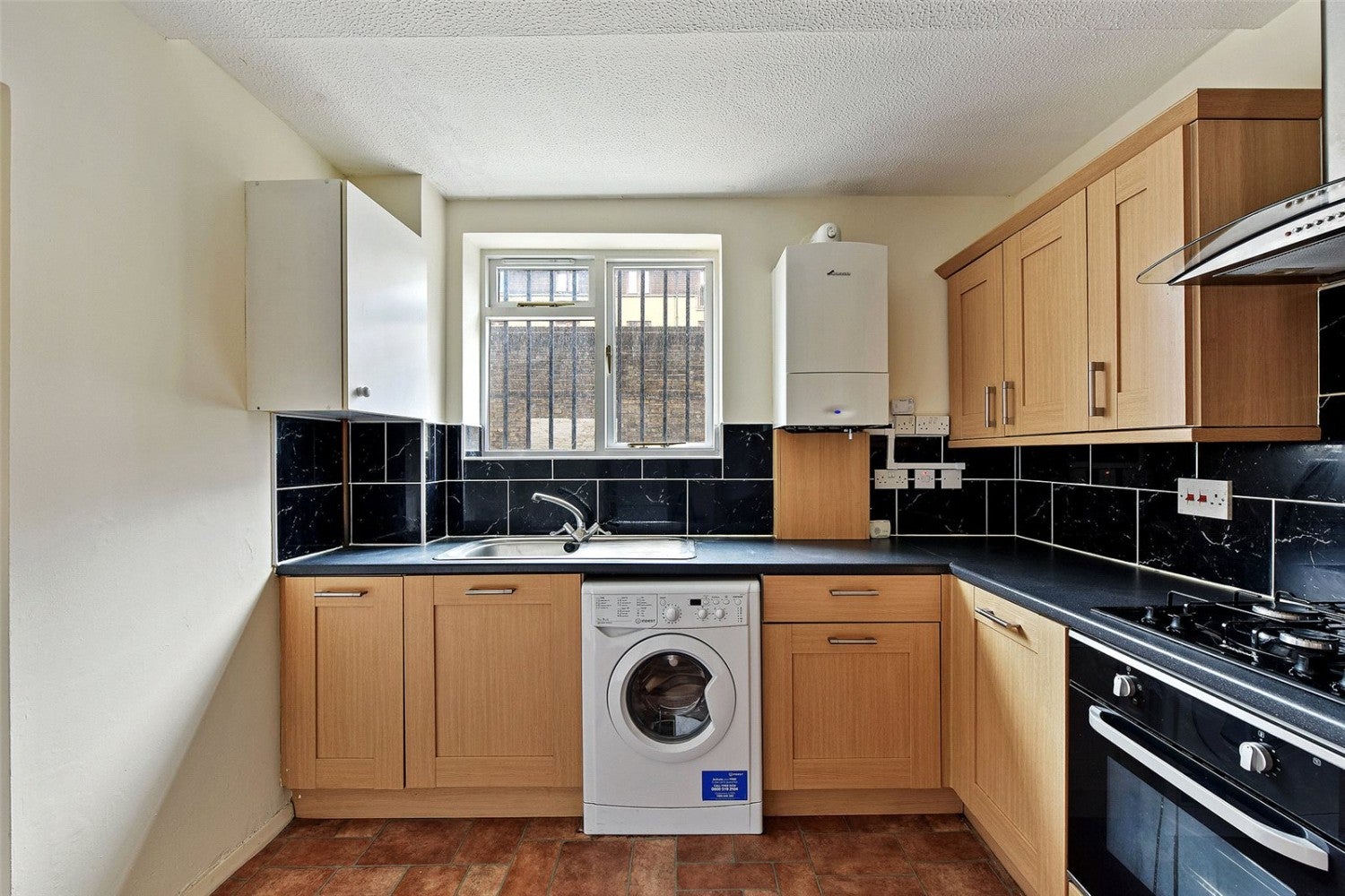 Flat Ainsley Street in Greater London
