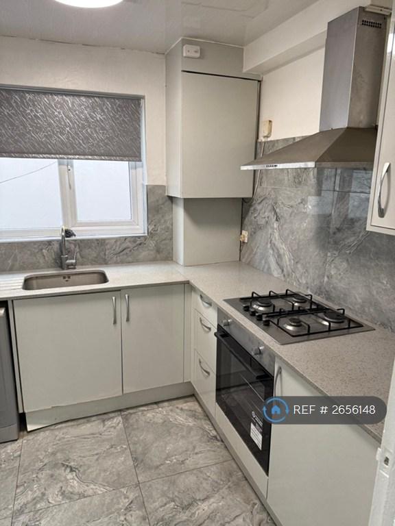 Flat Kingston Road in Greater London