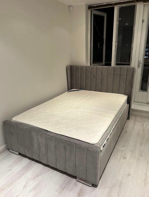 Room Warwick Road in Greater London