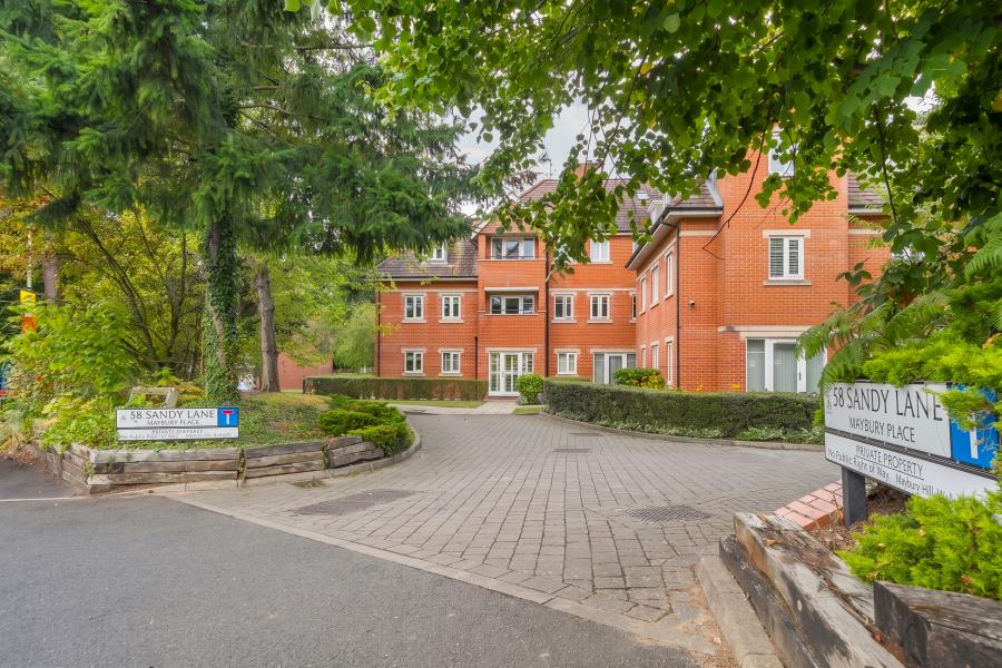 Flat Sandy Lane in Woking