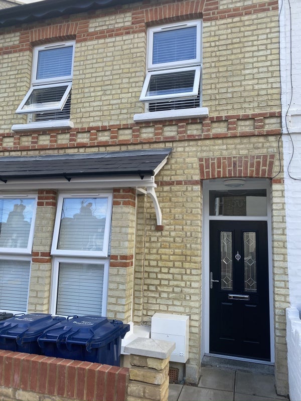 Room Bedford Road in Greater London