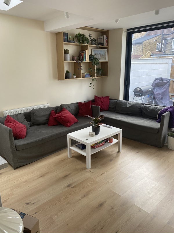 Room Bedford Road in Greater London