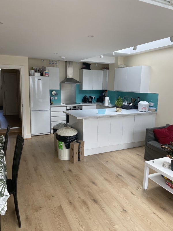 Room Bedford Road in Greater London