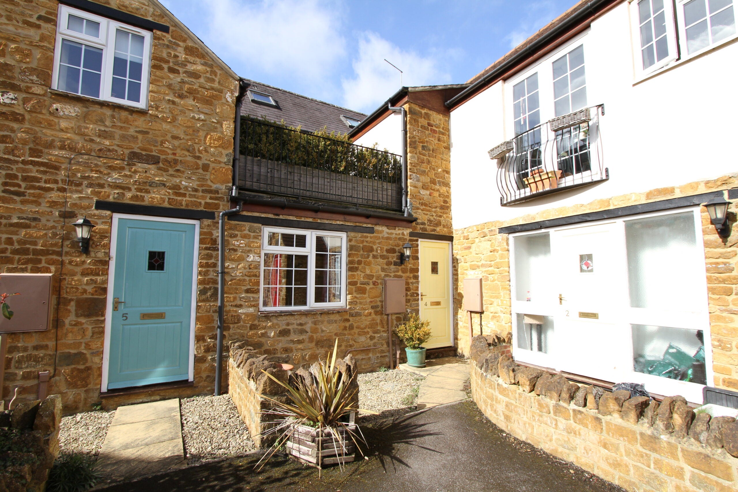 House Round Close Road in Adderbury