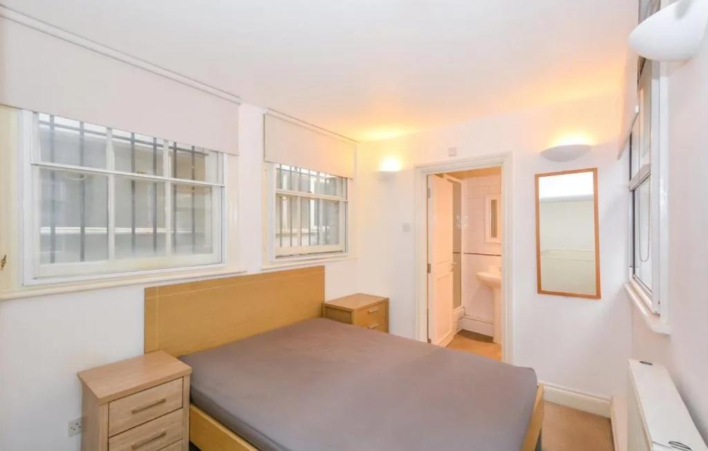 Flat Bishopsgate in City of London