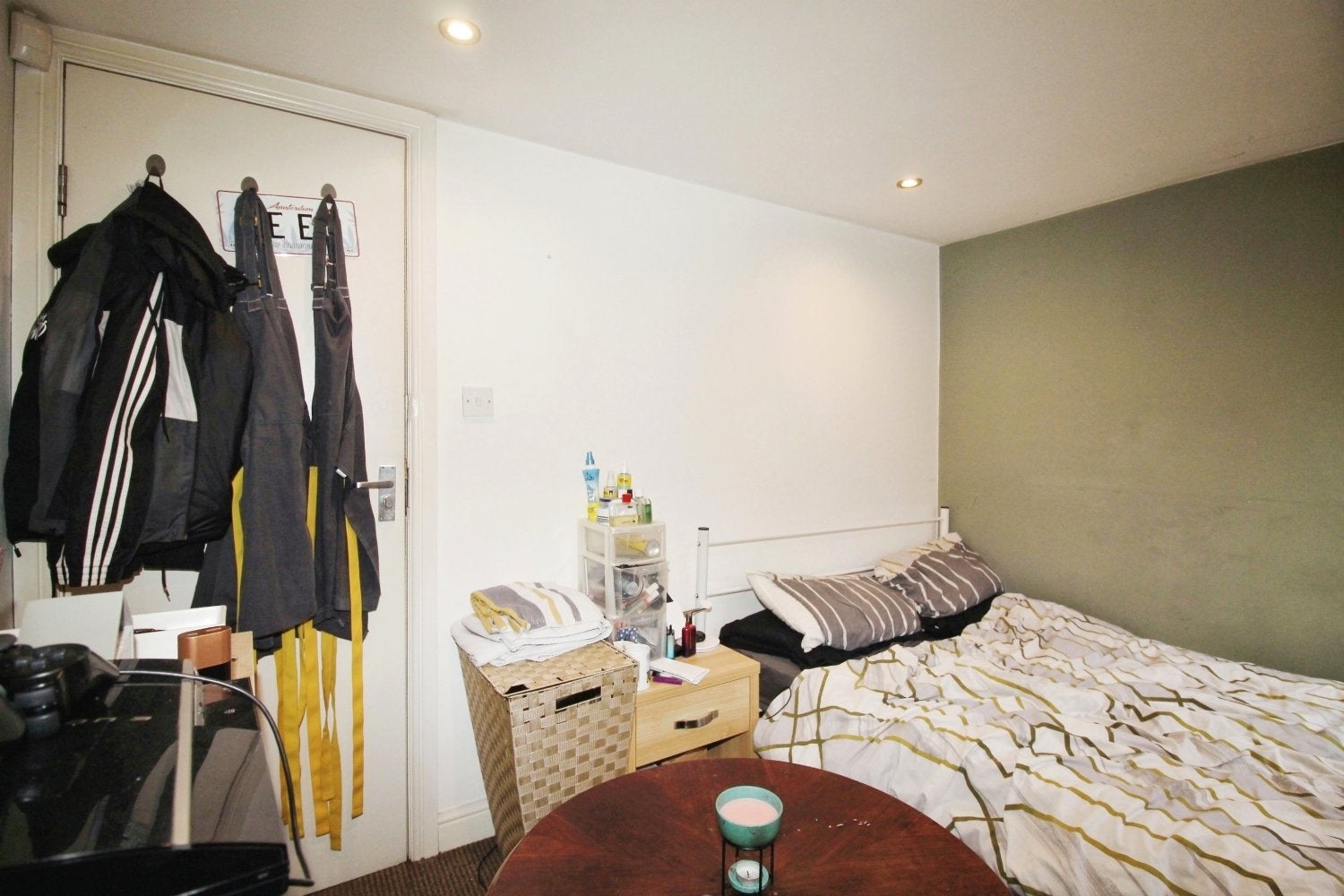 Room Trelawn Terrace in Leeds