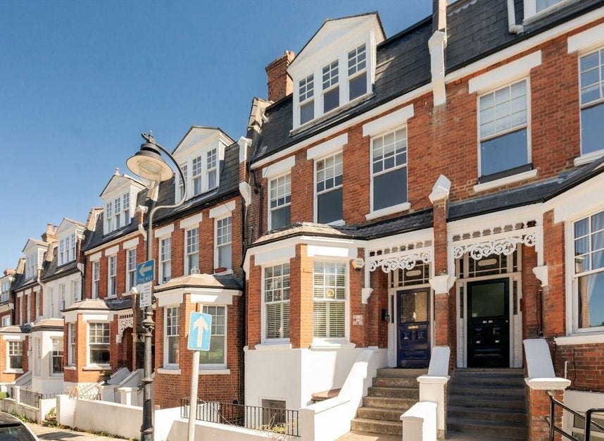 Flat Milton Avenue in Greater London