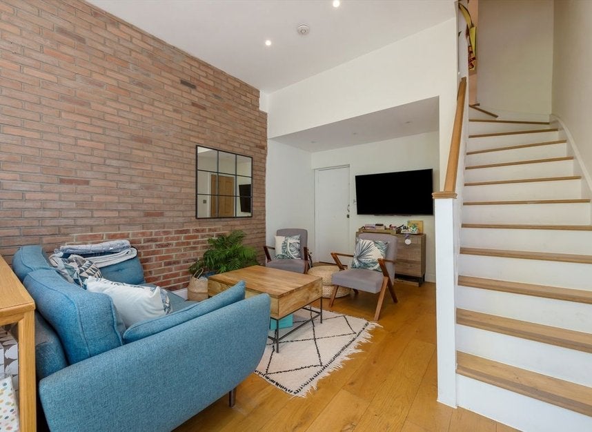 Flat Milton Avenue in Greater London