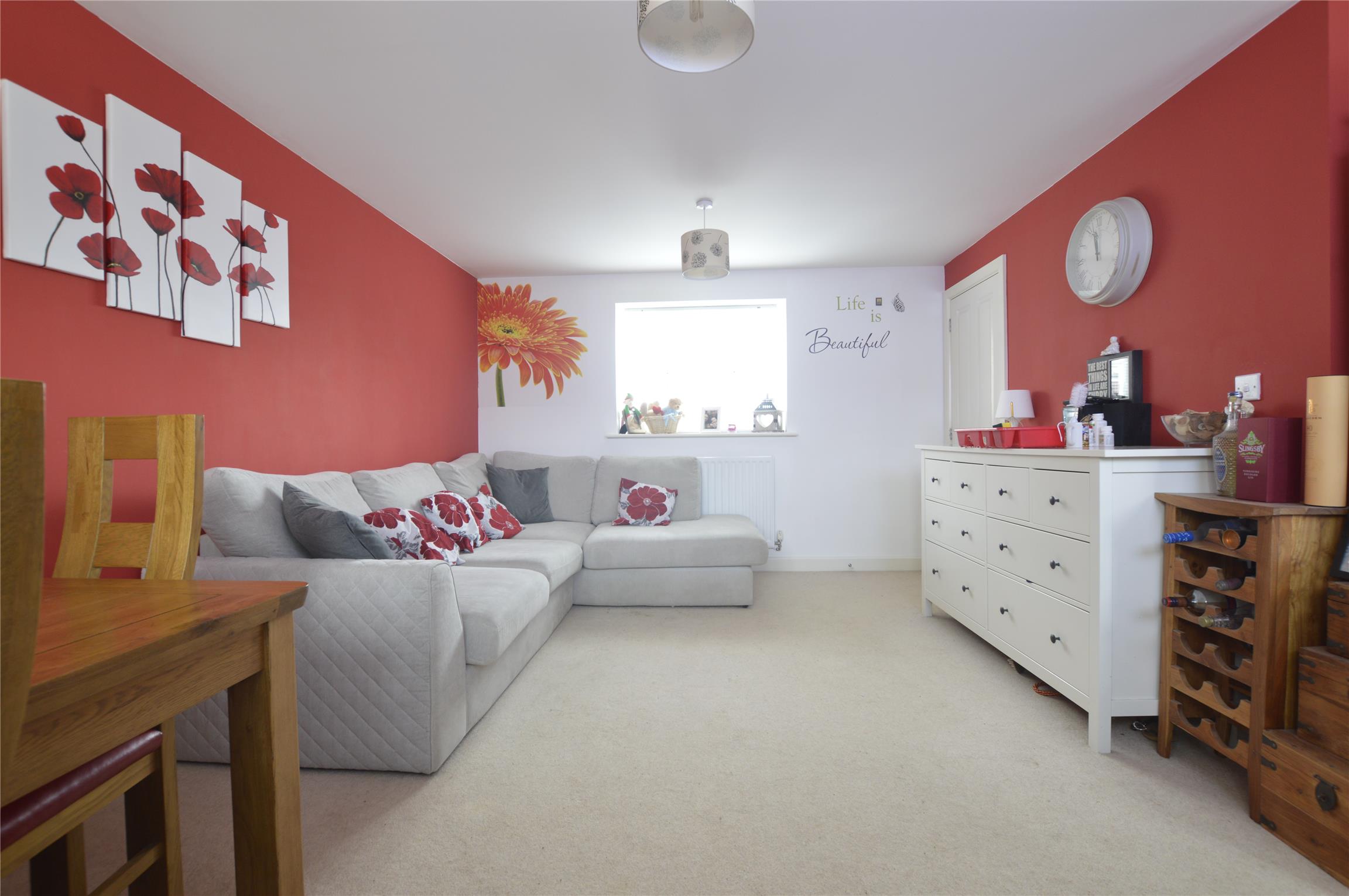 Flat Falcon Road in Tewkesbury