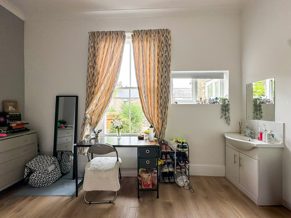 Room Hills Road in Cambridge