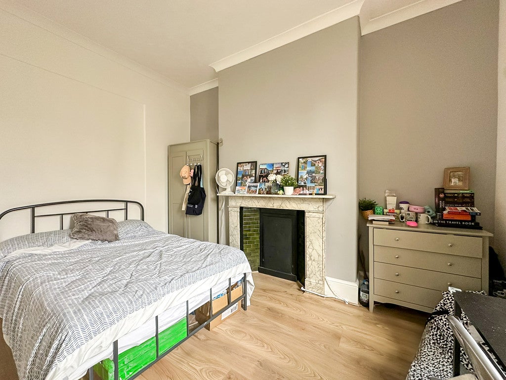 Room Hills Road in Cambridge