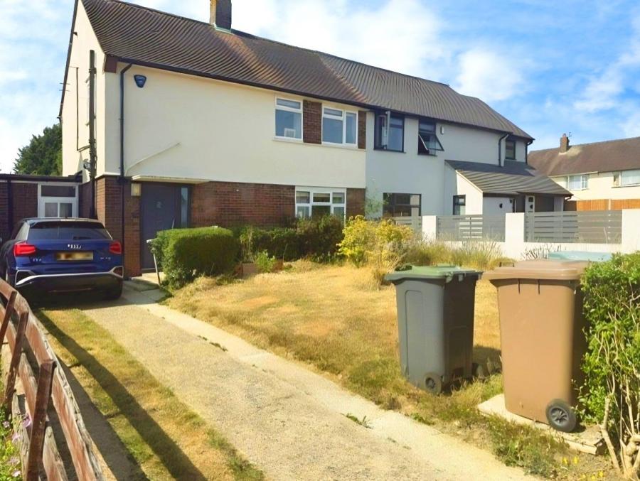 Room Santingfield North in Luton