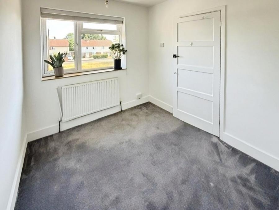 Room Santingfield North in Luton