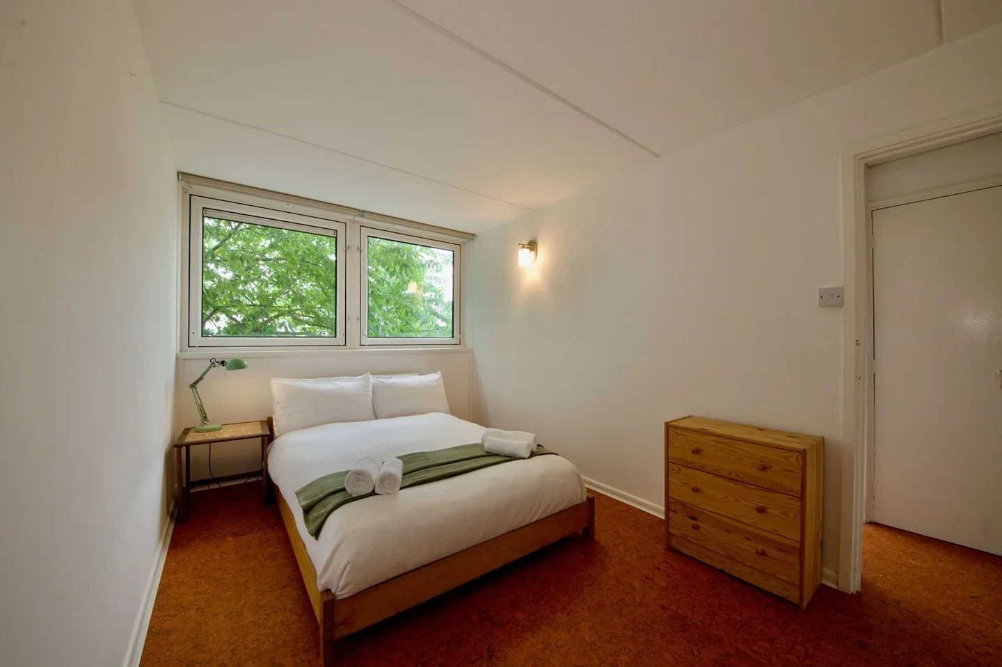 Flat Station Place in Greater London