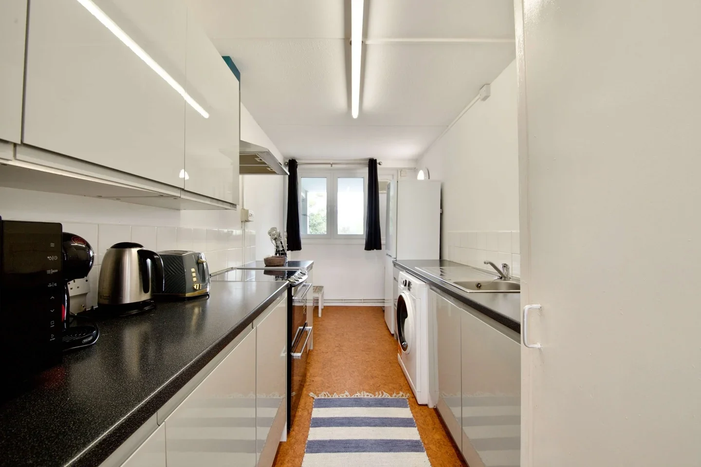 Flat Station Place in Greater London