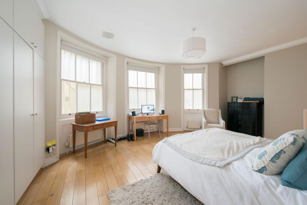 Flat Clifton Gardens in City of Westminster