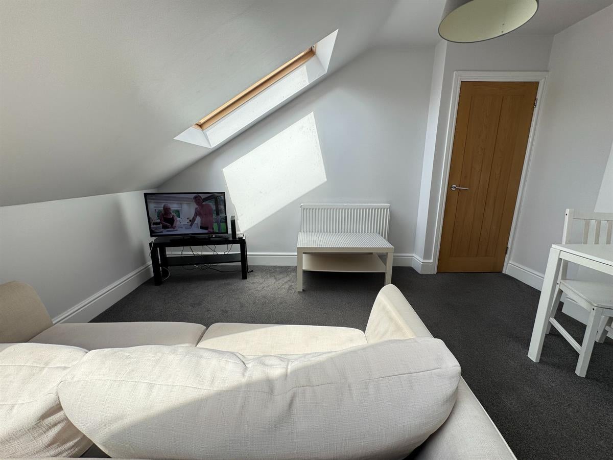 Flat Millicent Road in Nottingham