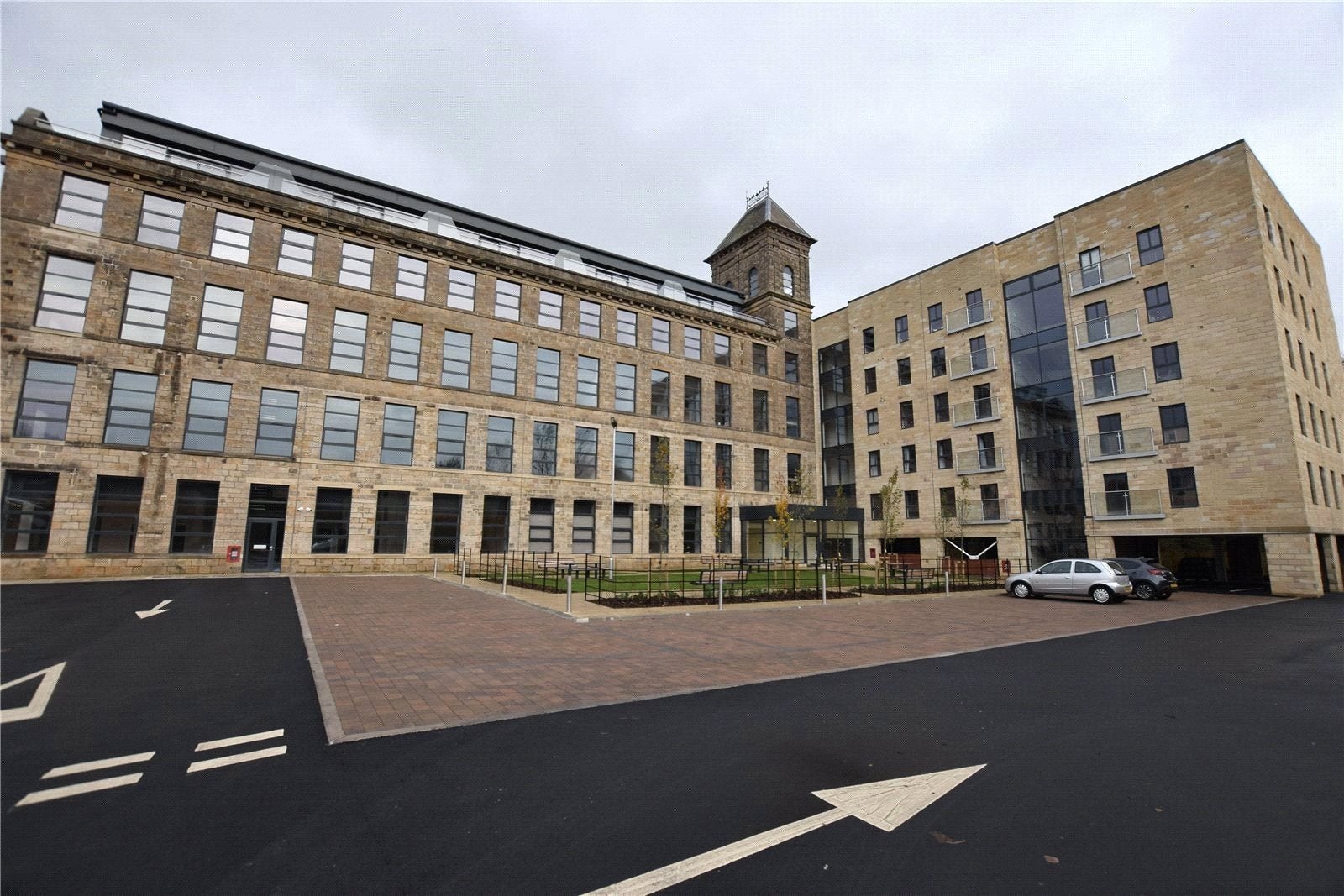Flat Cornmill View in Leeds
