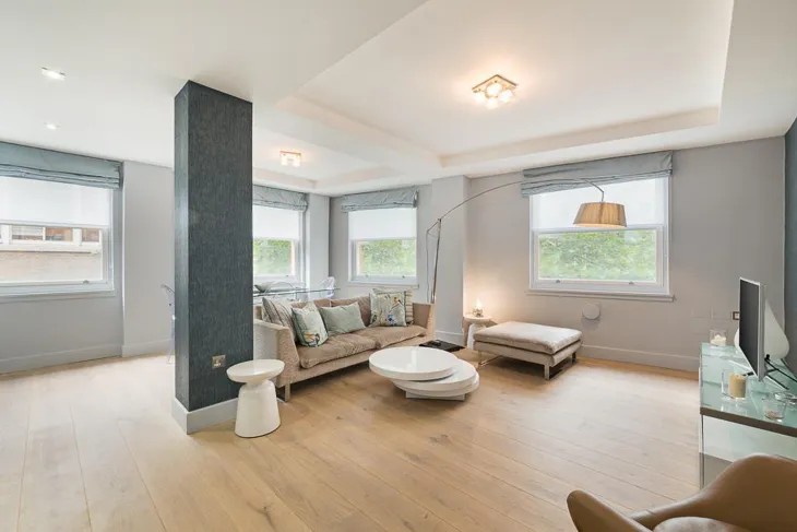 Flat Martin Lane in City of London