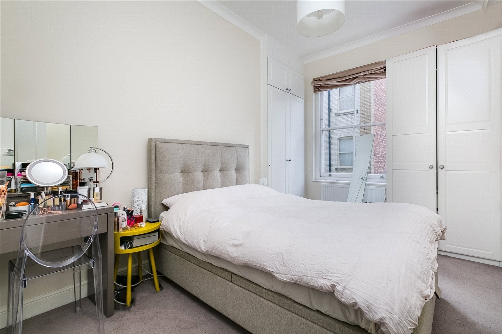 Flat Adeline Place in Greater London