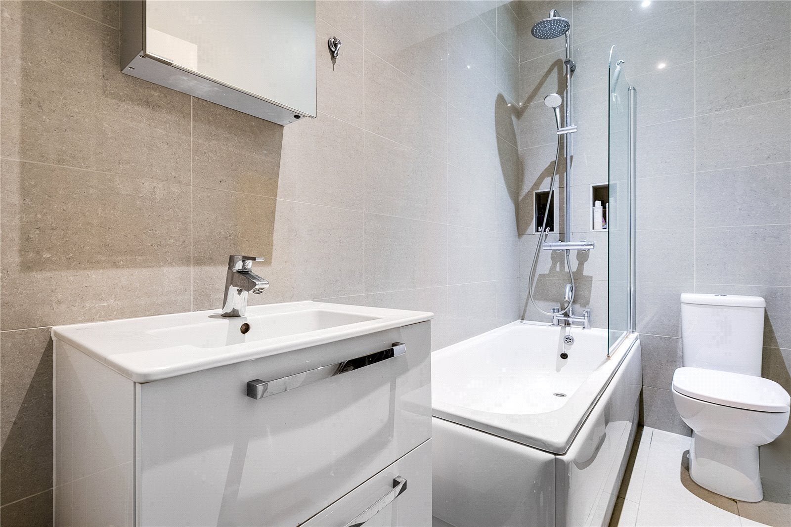 Flat Adeline Place in Greater London