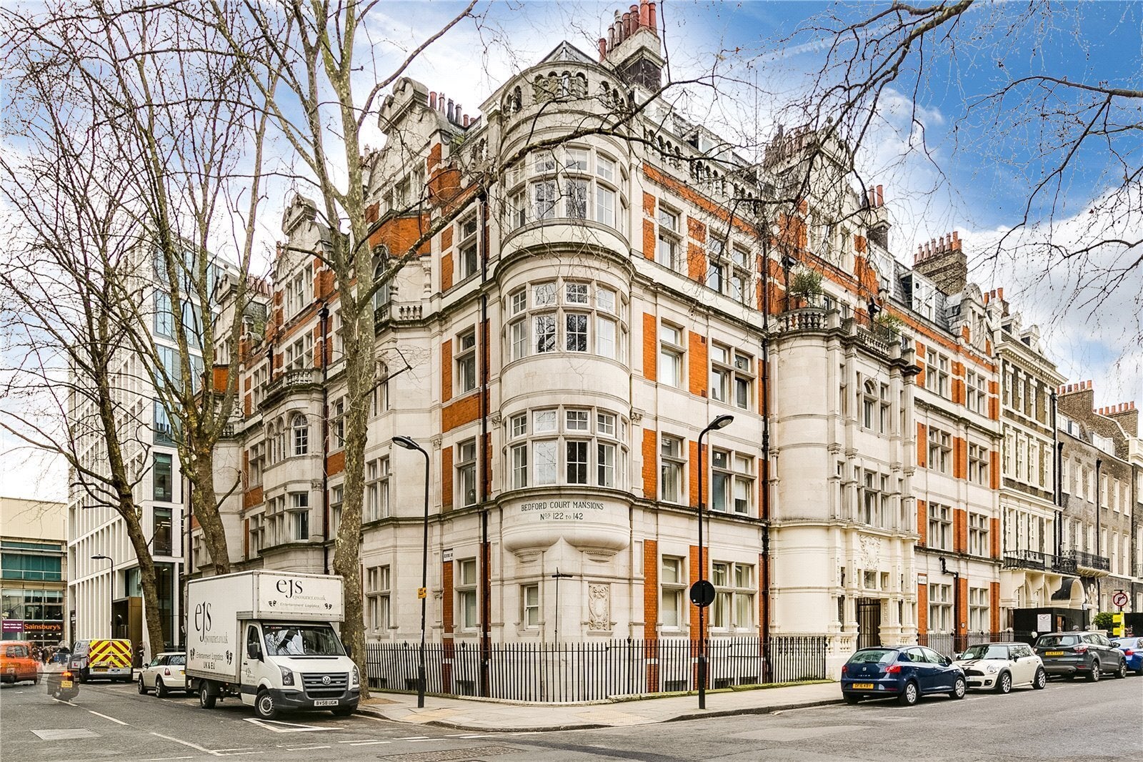 Flat Adeline Place in Greater London