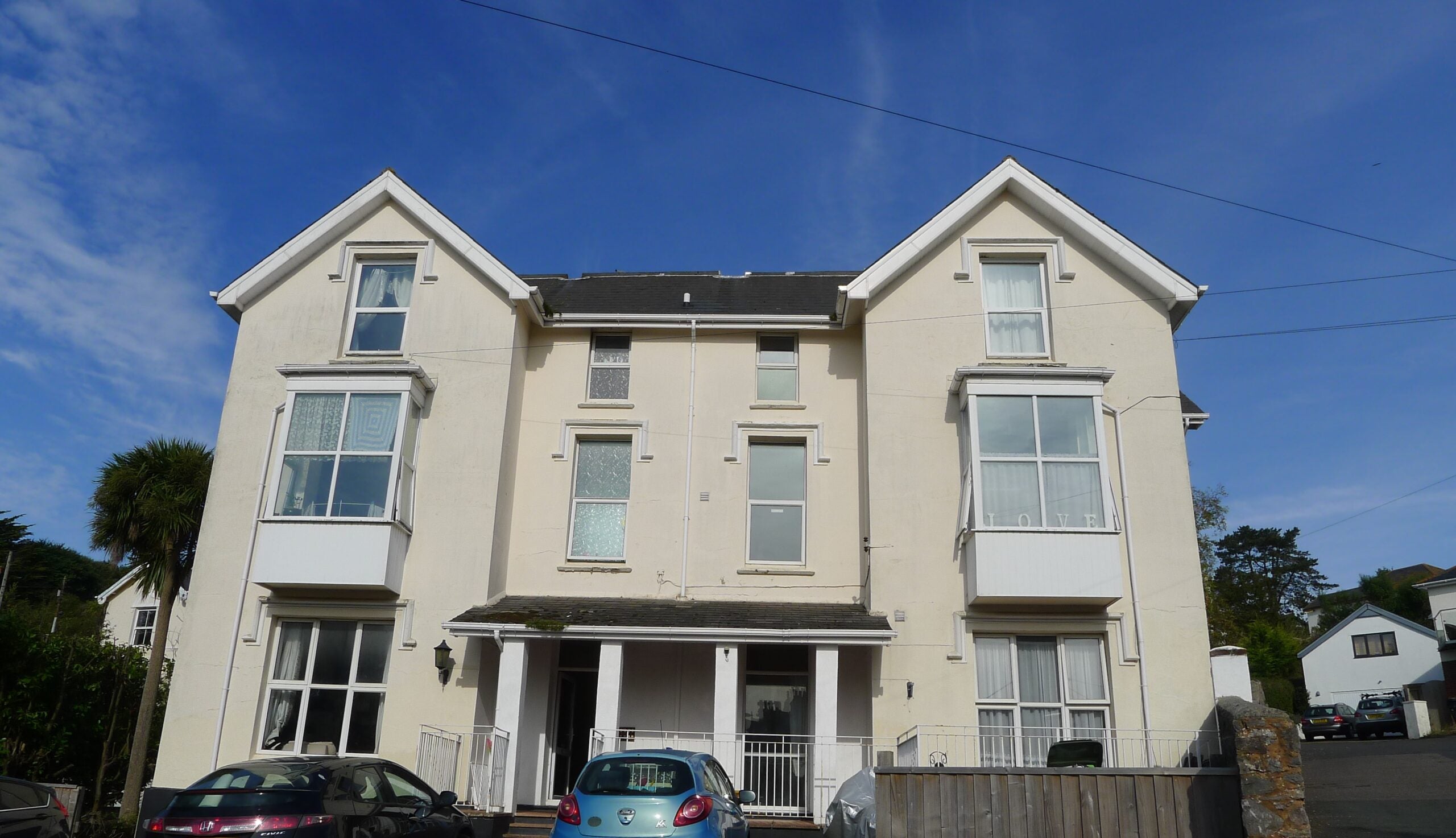 Flat Paradise Road in Teignbridge