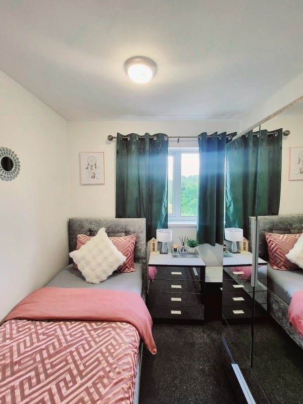Room Simmons Drive in Birmingham