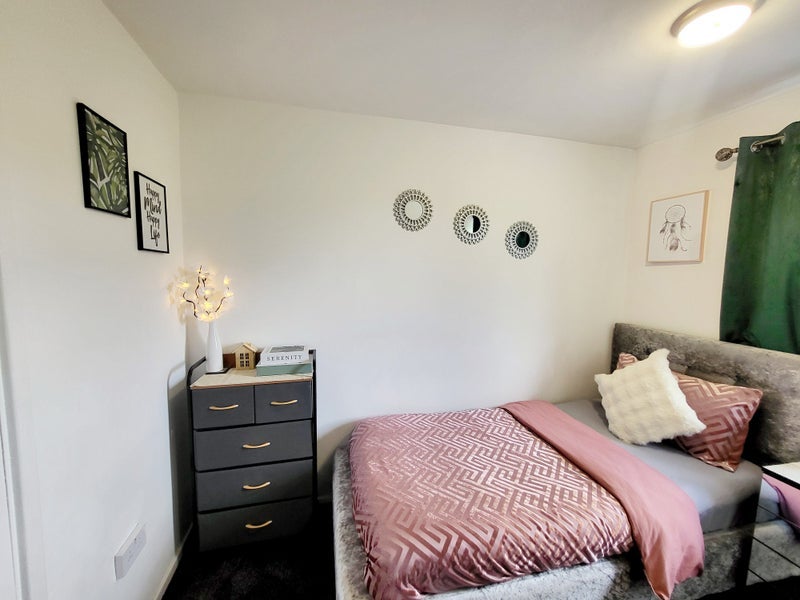 Room Simmons Drive in Birmingham