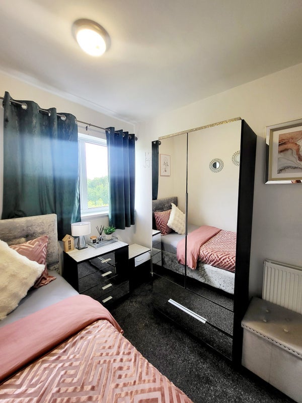 Room Simmons Drive in Birmingham