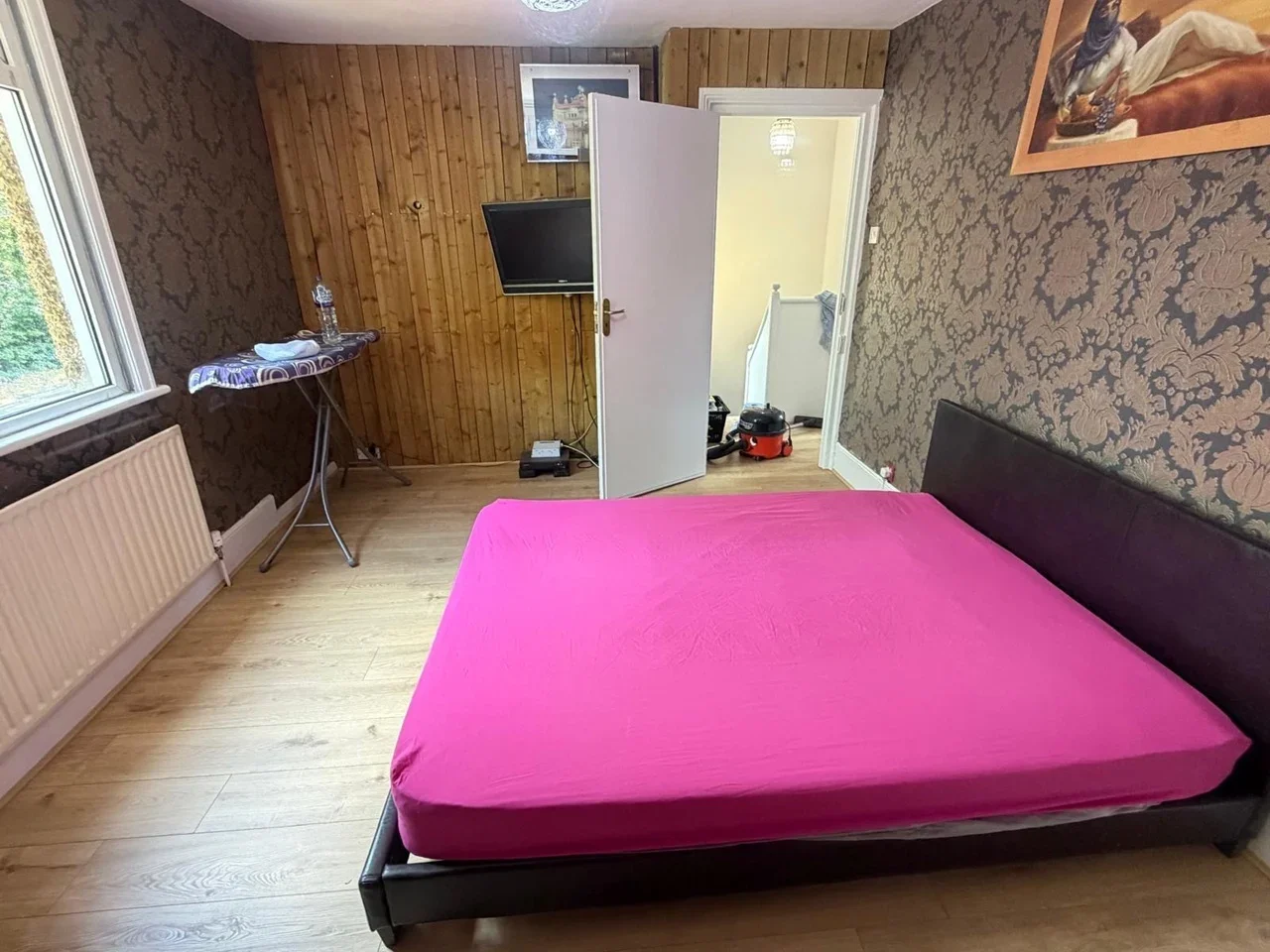 Room Field View in Greater London