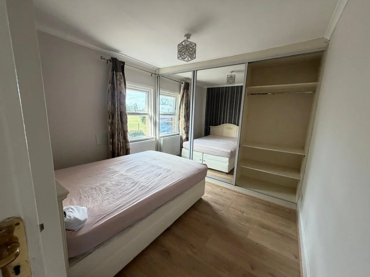 Room Field View in Greater London