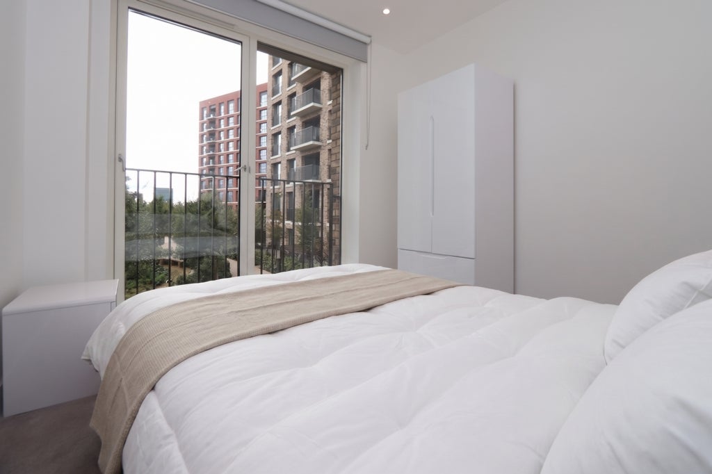 Room Globe Road in Greater London