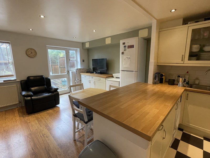 Room Rookes Crescent in Chelmsford