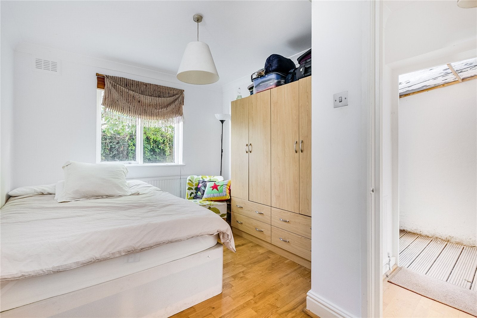 Flat Grafton Road in Greater London