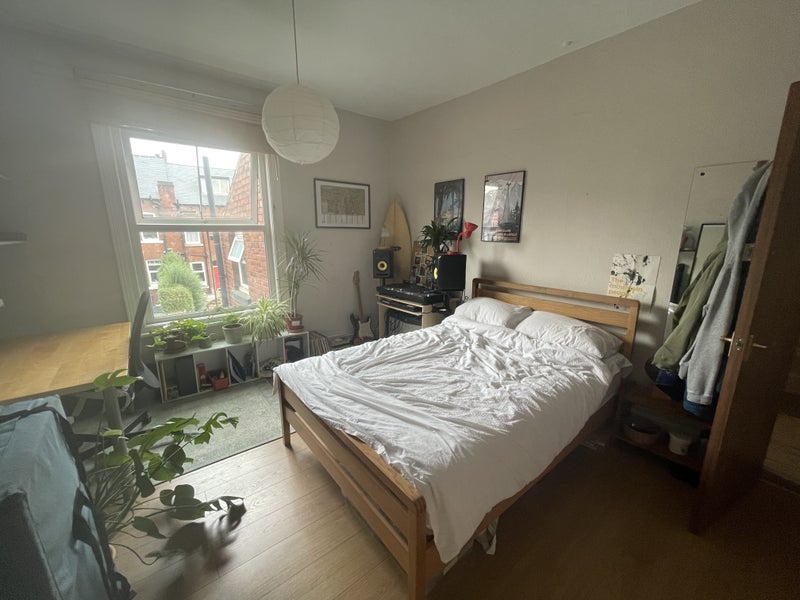 Room Back Rochester Terrace in Leeds