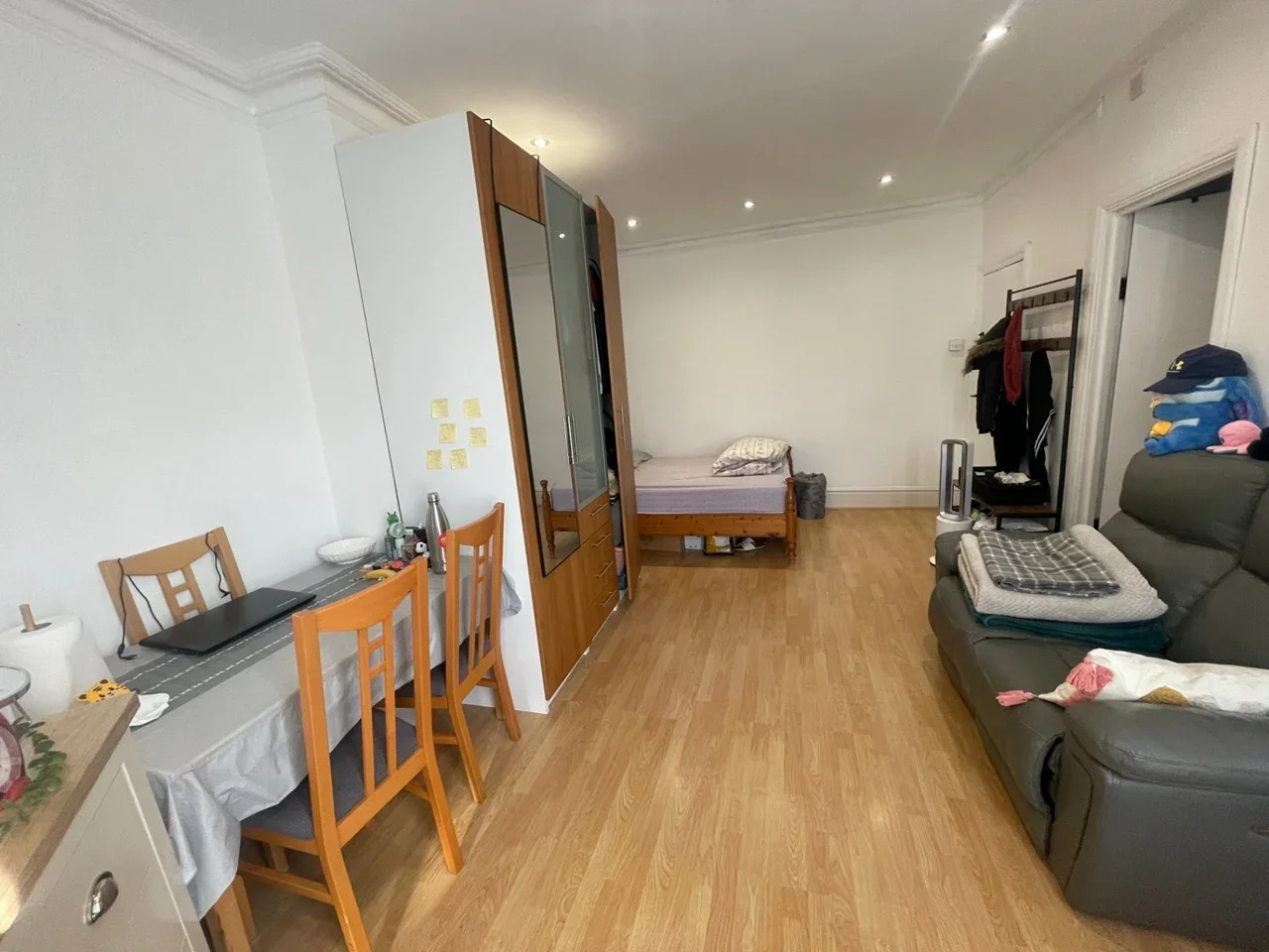 Flat Butler Road in Greater London