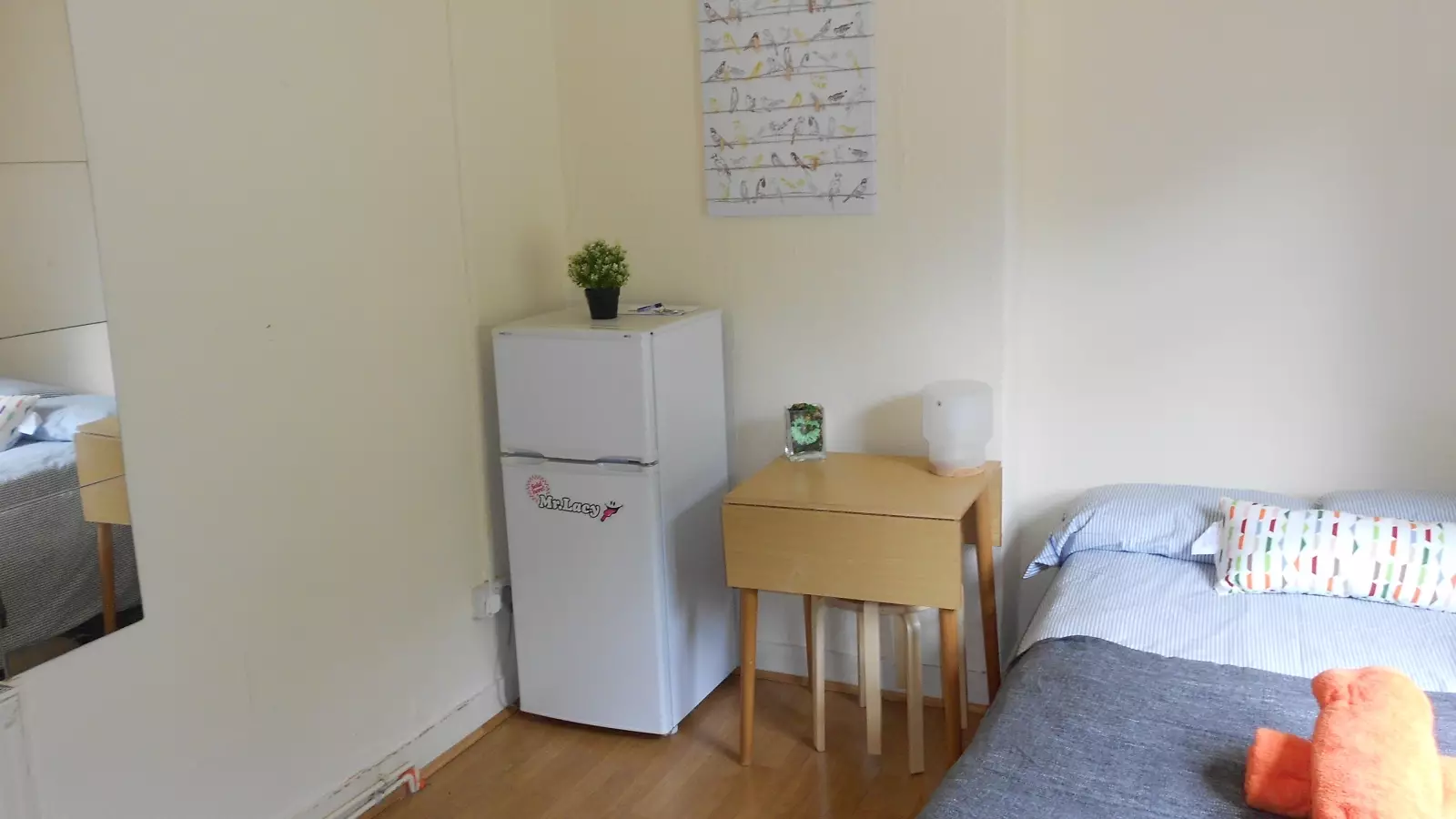 Room Cranhurst Road in Greater London