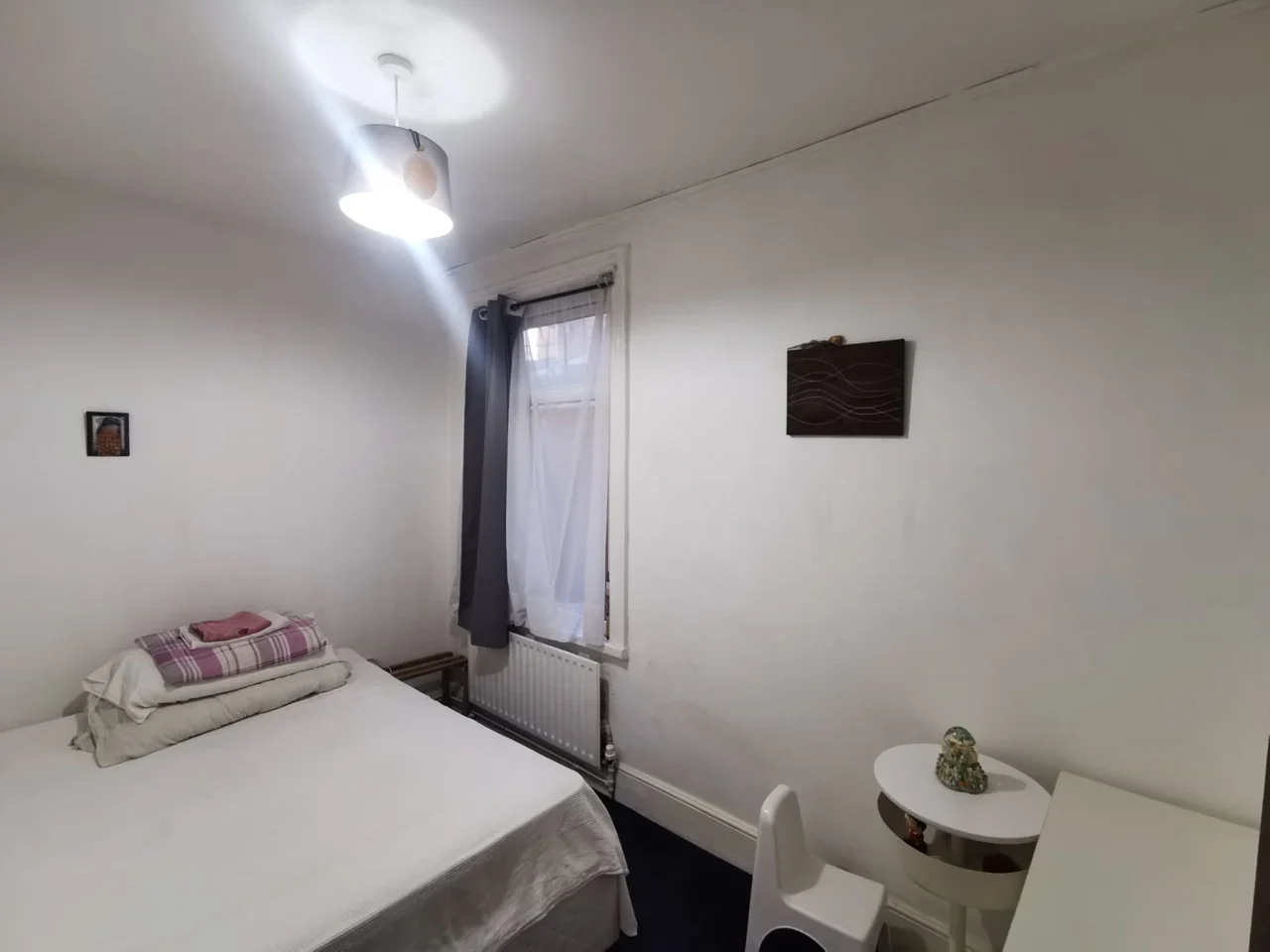 Room Station Road in Greater London