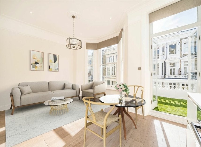 Flat Fairholme Road in Greater London