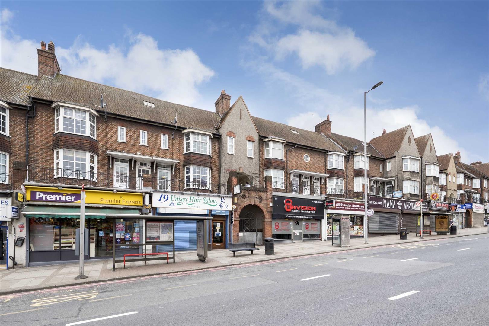 Flat Watford Way in Greater London